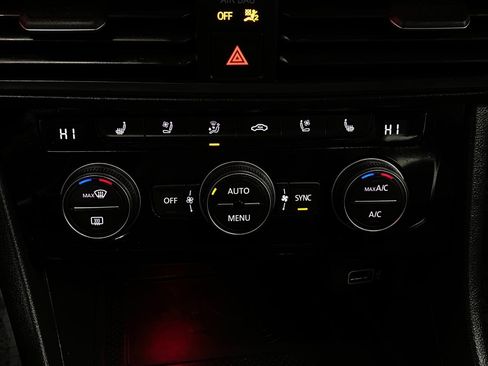 Used 2020 Volkswagen Jetta GLI Autobahn image 23