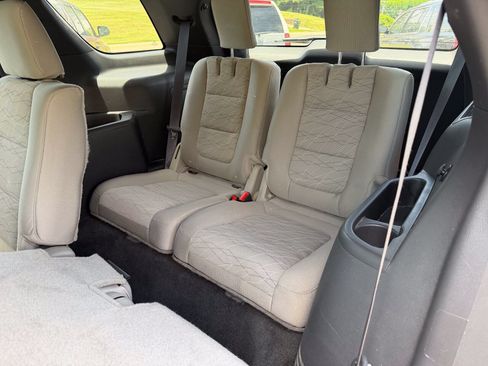 Used 2015 Ford Explorer FWD image 12
