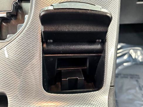 Used 2015 Toyota Venza Limited image 25