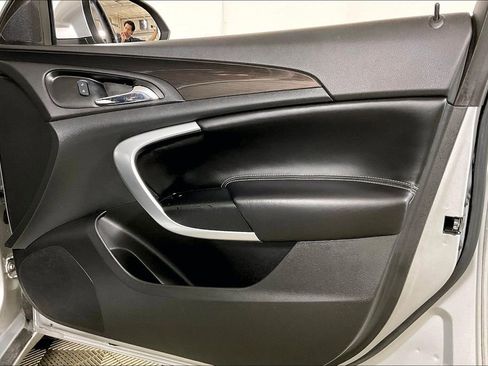 Used 2017 Buick Regal Sport Touring image 22