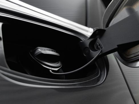 Certified 2020 Porsche Cayenne AWD/4WD image 28