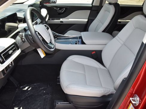 New 2026 Lincoln Aviator 2WD image 13