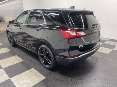 Used 2021 Chevrolet Equinox LT image 2