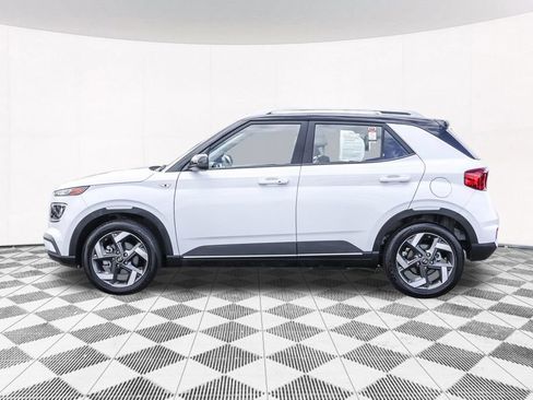 Certified 2025 Hyundai Venue Limited FWD image 15