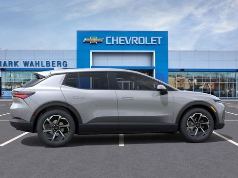 New 2026 Chevrolet Equinox EV LT image 29