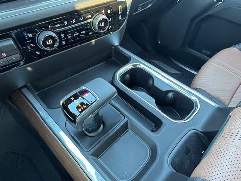 New 2026 Chevrolet Silverado 1500 High Country w/ High Country Premium Package AWD/4WD image 25