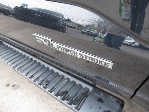 Used 2023 Ford F250 Lariat w/ Lariat Ultimate Package AWD/4WD image 6