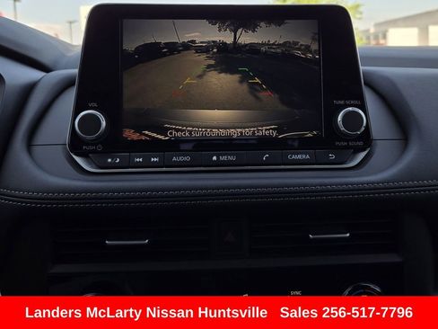 Used 2025 Nissan Rogue SV image 19