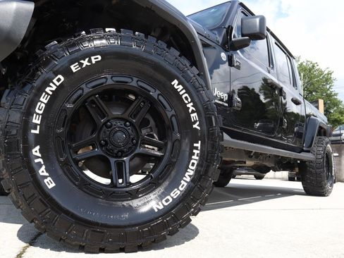 Used 2020 Jeep Gladiator Overland w/ Trailer Tow Package AWD/4WD image 24