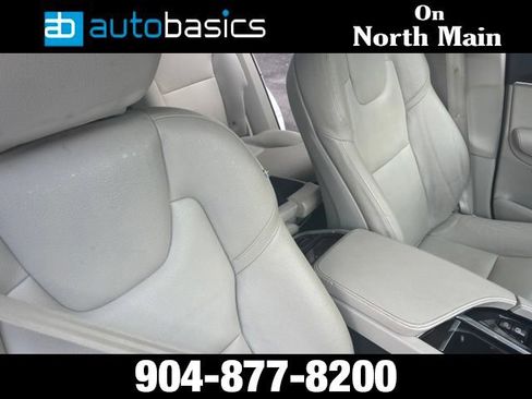 Used 2019 Volvo XC90 T5 Momentum w/ Protection Package Premier FWD image 27