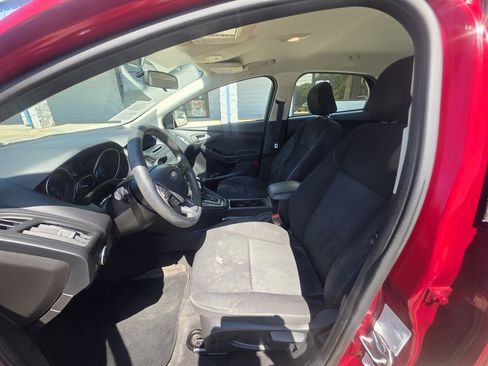 Used 2015 Ford Focus SE FWD image 7