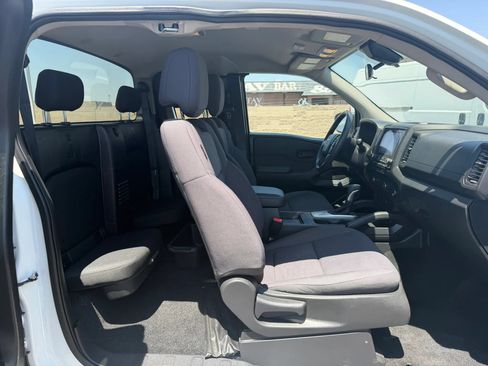 Used 2024 Nissan Frontier S RWD image 13