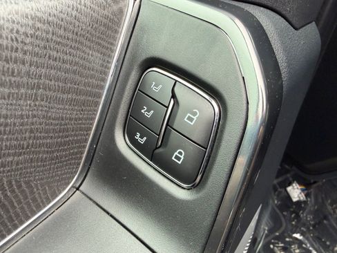 Used 2025 Ford F350 Platinum image 16