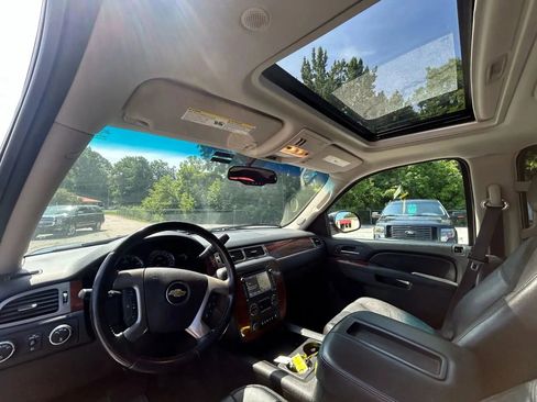 Used 2013 Chevrolet Avalanche LT AWD/4WD image 31