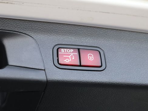 Used 2023 Mercedes-Benz GLS 450 4MATIC image 32