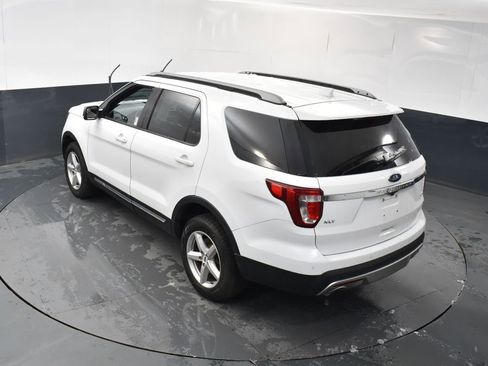 Used 2017 Ford Explorer XLT AWD/4WD image 24