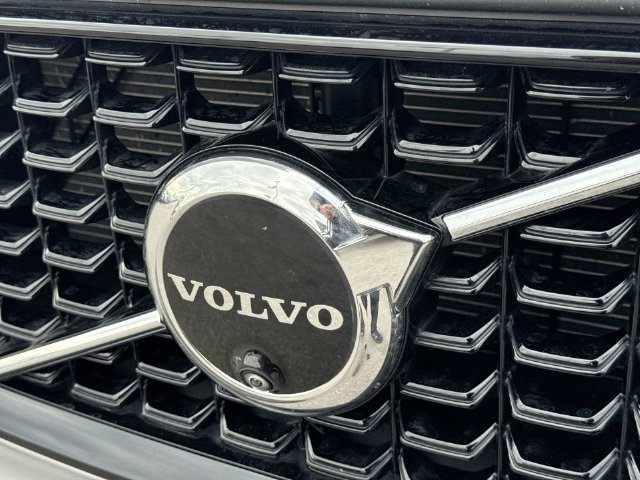 Used 2024 Volvo XC60 B5 Plus w/ Protection Package Premier AWD/4WD image 32