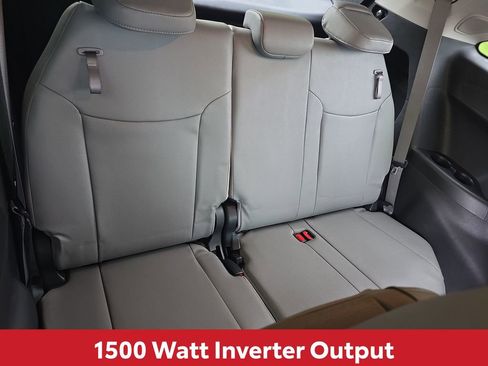 Used 2025 Toyota Sienna XLE w/ XLE Plus Package AWD/4WD image 18