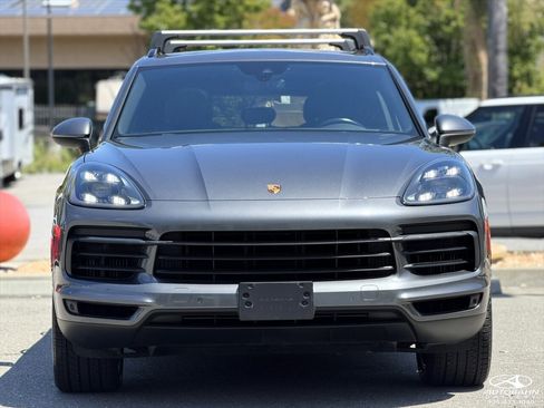 Used 2020 Porsche Cayenne E-Hybrid w/ Premium Plus Package AWD/4WD image 2
