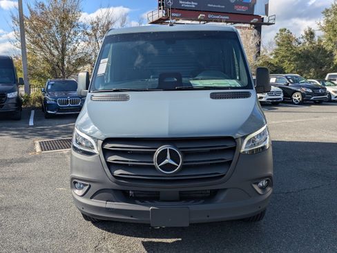 Used 2025 Mercedes-Benz Sprinter 2500 image 10