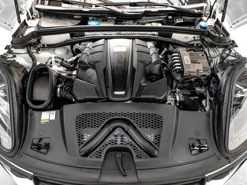 Used 2022 Porsche Macan S AWD/4WD image 45