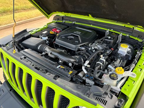 Used 2021 Jeep Wrangler Unlimited Rubicon w/ Safety Group AWD/4WD image 26