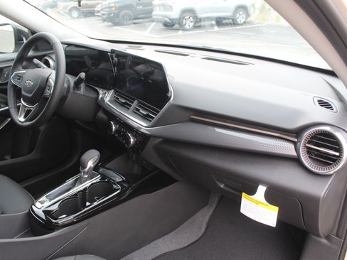 New 2026 Chevrolet Trax ACTIV w/ Driver Confidence Package FWD image 14