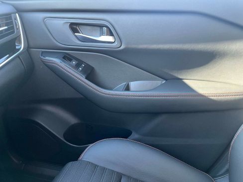 Used 2026 Nissan Rogue SV image 23