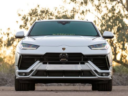Used 2023 Lamborghini Urus S AWD/4WD image 3