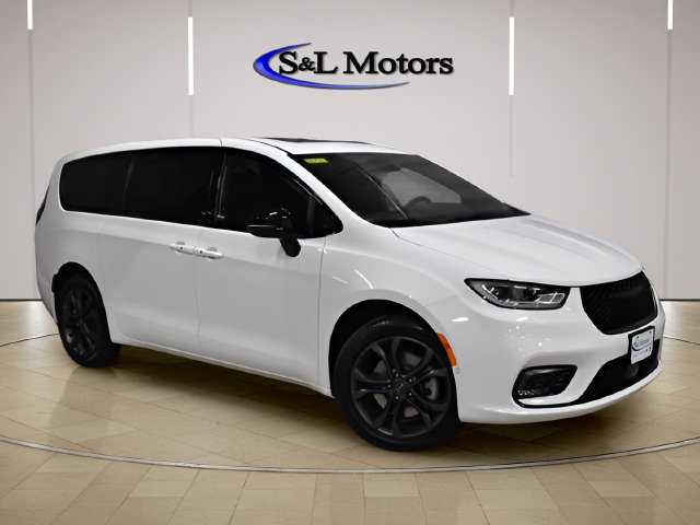 New 2026 Chrysler Pacifica Select AWD/4WD image 9