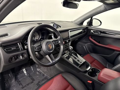 Used 2023 Porsche Macan S w/ Premium Package AWD/4WD image 4