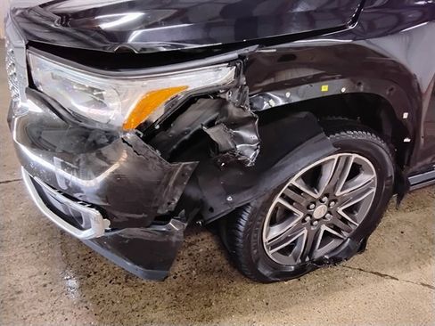 Used 2018 GMC Acadia Denali w/ Technology Package image 18