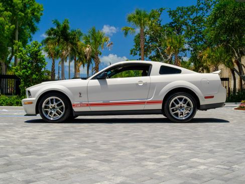 Used 2007 Ford Mustang Shelby GT500 RWD image 6