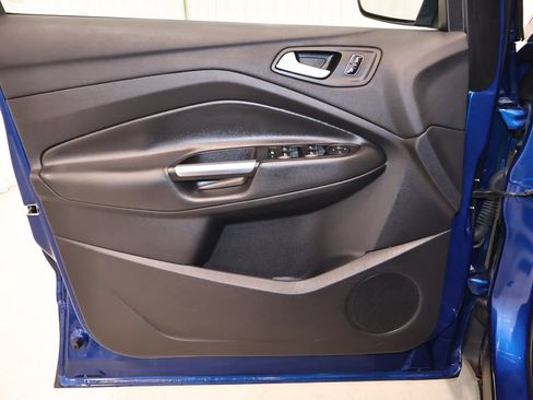 Used 2017 Ford Escape SE w/ Equipment Group 201A AWD/4WD image 10