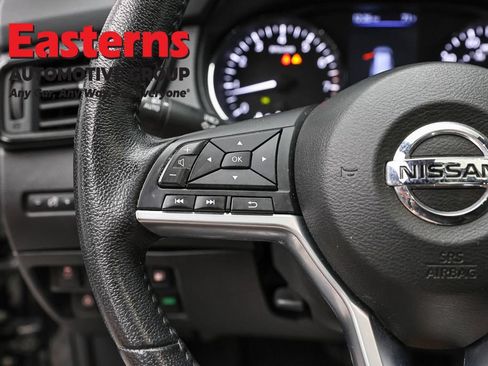 Used 2019 Nissan Rogue SV w/ Sun & Sound Touring Package AWD/4WD image 15