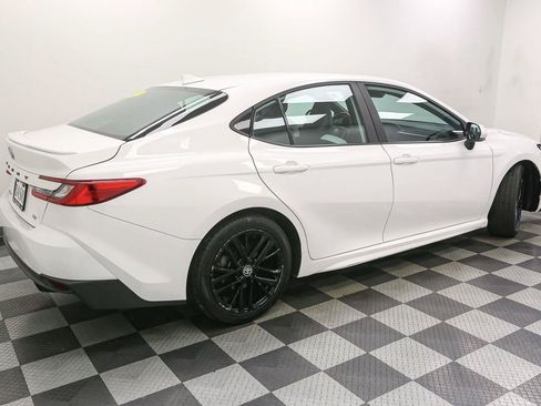 Used 2025 Toyota Camry SE FWD image 8