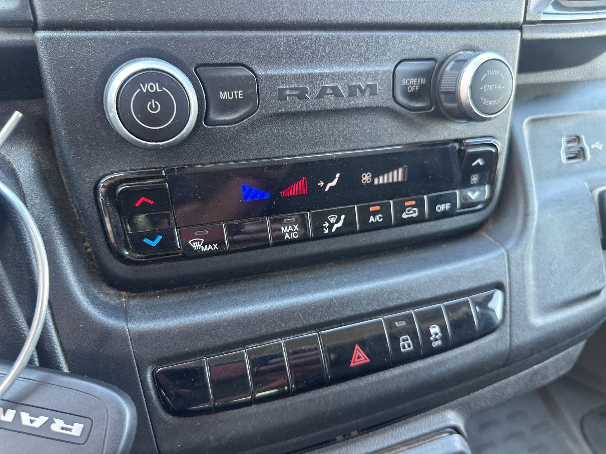 Used 2023 RAM ProMaster 2500 FWD image 26