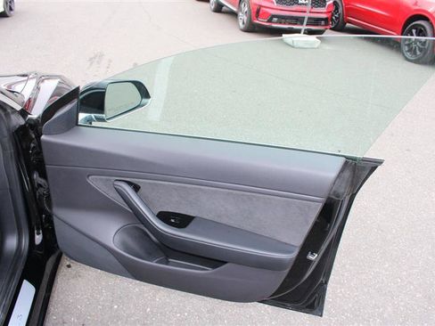 Used 2018 Tesla Model 3 Long Range image 14