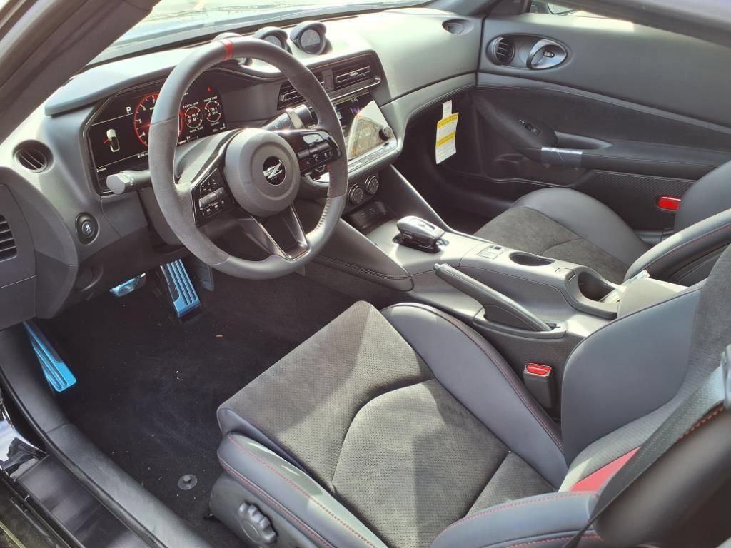 New 2025 Nissan Z NISMO w/ Floor Mat Package RWD image 11