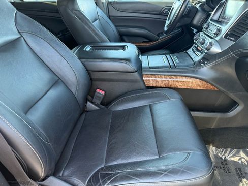 Used 2018 Chevrolet Suburban Premier image 32