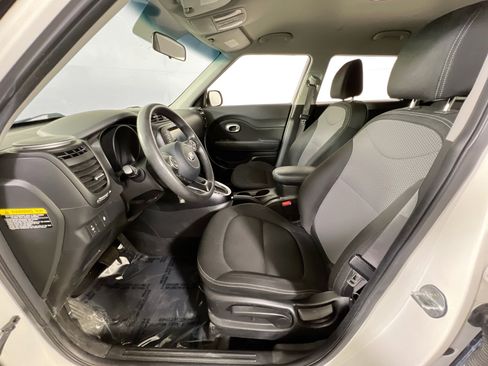 Used 2018 Kia Soul + FWD image 19