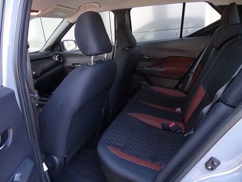 Used 2022 Nissan Kicks SR image 17