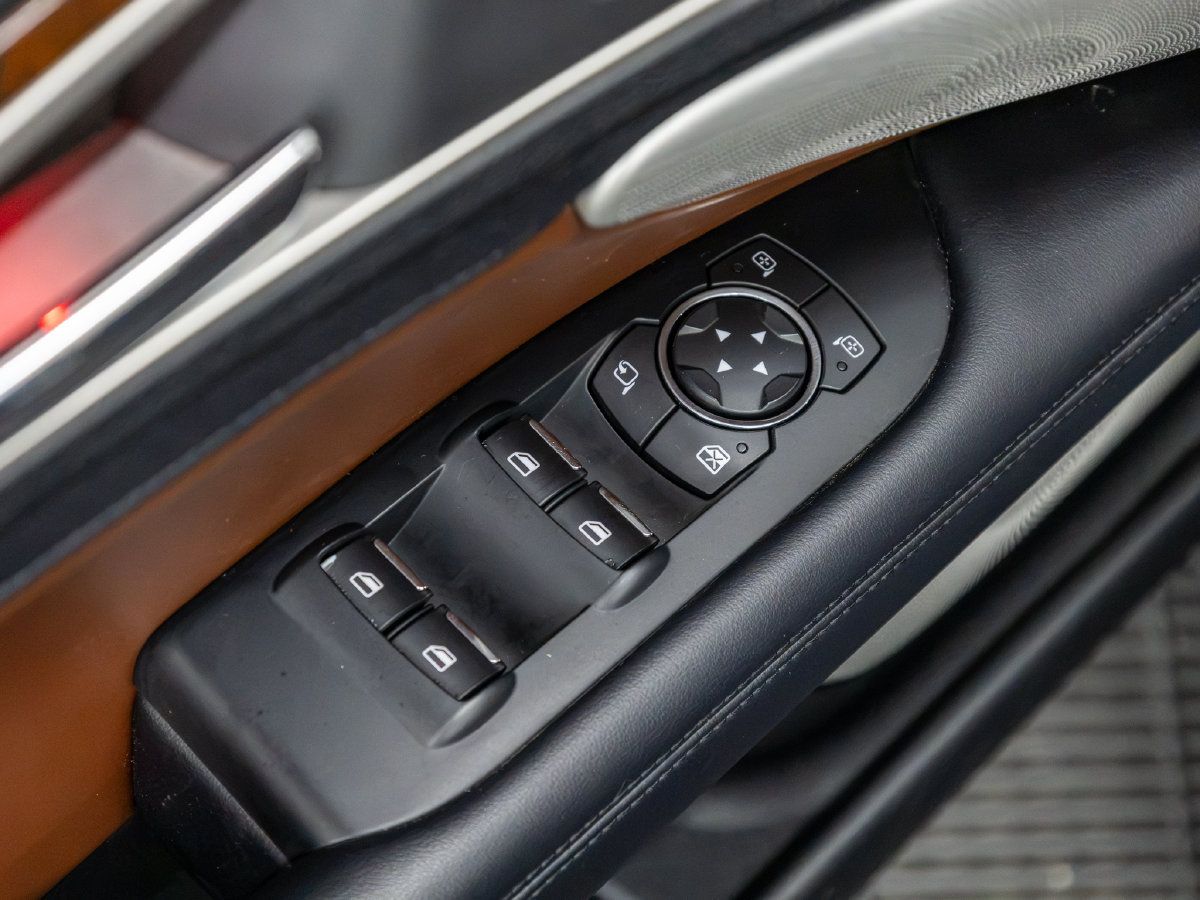 Used 2019 Lincoln MKZ Reserve w/ Luxury Package AWD/4WD image 27