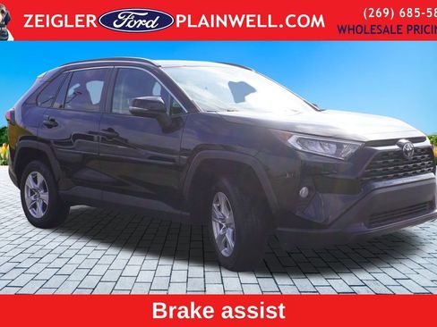 Used 2021 Toyota RAV4 XLE w/ Convenience Package image 7