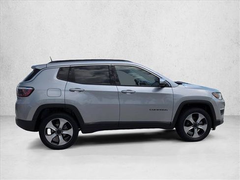 Used 2020 Jeep Compass Latitude w/ Popular Equipment Group AWD/4WD image 6