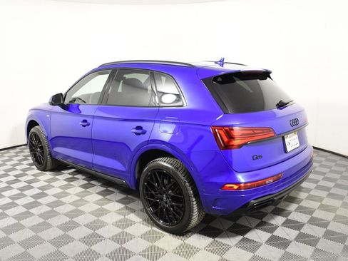 Used 2024 Audi Q5 e Prestige w/ Prestige Package image 3
