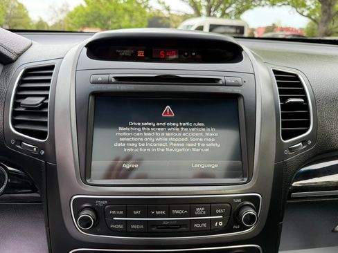 Used 2015 Kia Sorento SX image 52