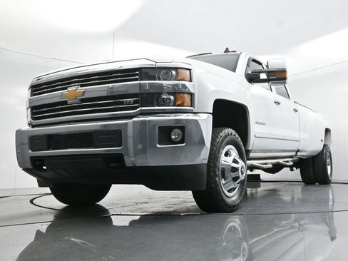 Used 2018 Chevrolet Silverado 3500 LTZ w/ Duramax Plus Package AWD/4WD image 43