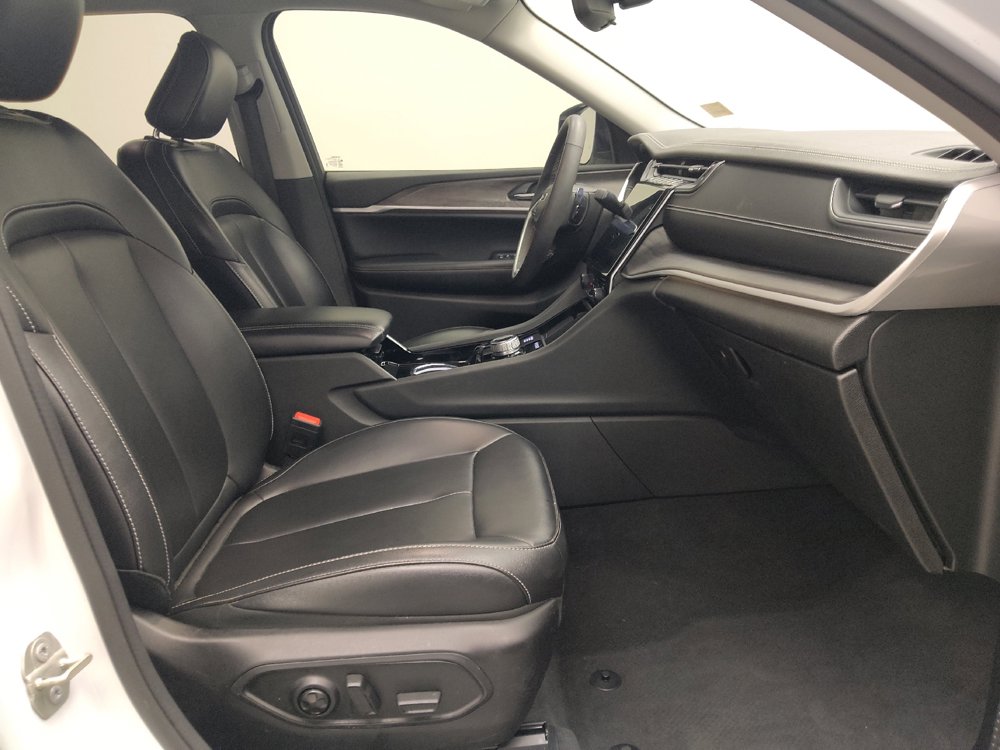 Used 2023 Jeep Grand Cherokee L Limited AWD/4WD image 21