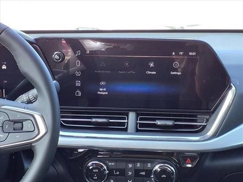 New 2025 Chevrolet Trax LT w/ LT Convenience Package image 8